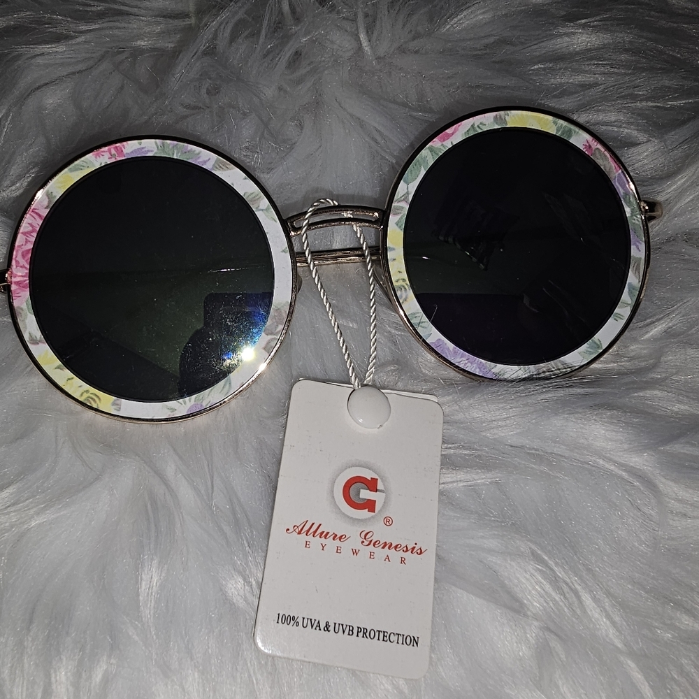 Sunglasses - Picture 2 of 3
